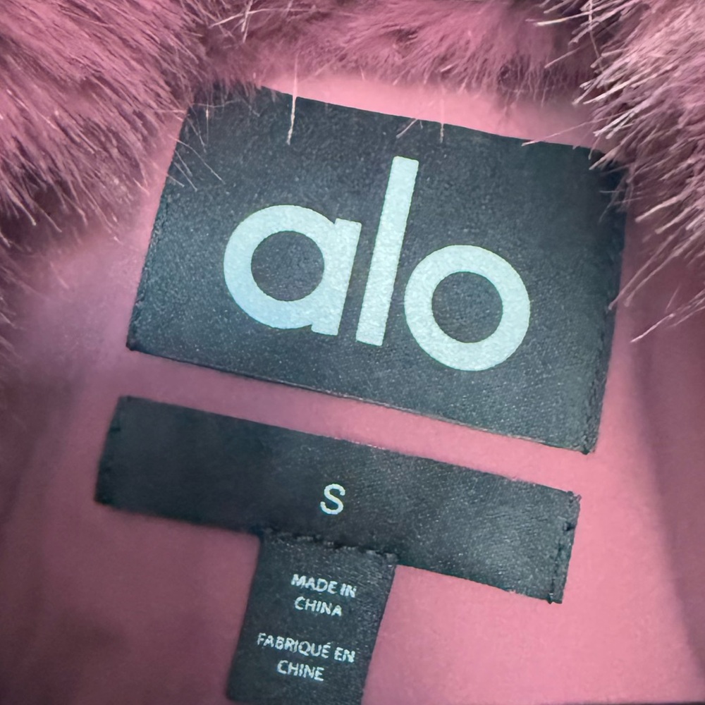 ALO Yoga Dusty Rose Faux Fur Cropped Bomber Jacket - Picture 5 of 7